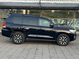 2020 Toyota Land Cruiser 200 Series Рестайлинг 2, чёрный, 4999000 рублей, вид 5