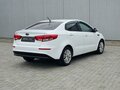 2015 Kia Rio III Рестайлинг, белый - вид 3
