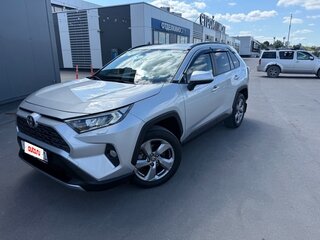 2022 Toyota RAV4 V (XA50), белый, 3490000 рублей, вид 1
