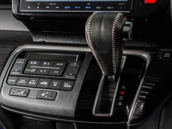 2016 Honda Stepwgn V, чёрный - вид 13