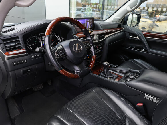 2016 Lexus LX 570 III Рестайлинг 2, белый, 7400000 рублей - вид 16