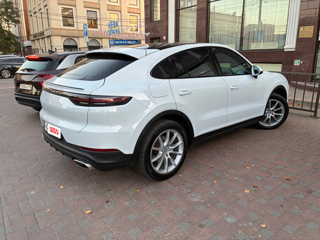 2019 Porsche Cayenne III, белый, 6200000 рублей, вид 4