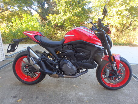 2022 Ducati Monster 937, красный, 1150000 рублей, вид 2