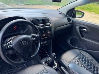 2017 Volkswagen Polo V Рестайлинг, синий, 950000 рублей, вид 3
