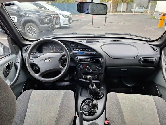 2004 Chevrolet Niva I, серебристый, 315000 рублей - вид 9