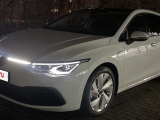 2021 Volkswagen Golf VIII, белый, 1770000 рублей, вид 3