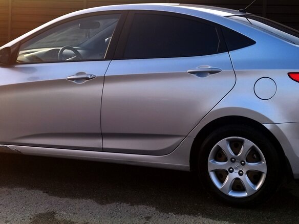 2011 Hyundai Solaris I, серебристый - вид 2