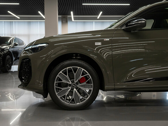2026 Audi Q5 L III (GU), зелёный, 6665000 рублей - вид 24