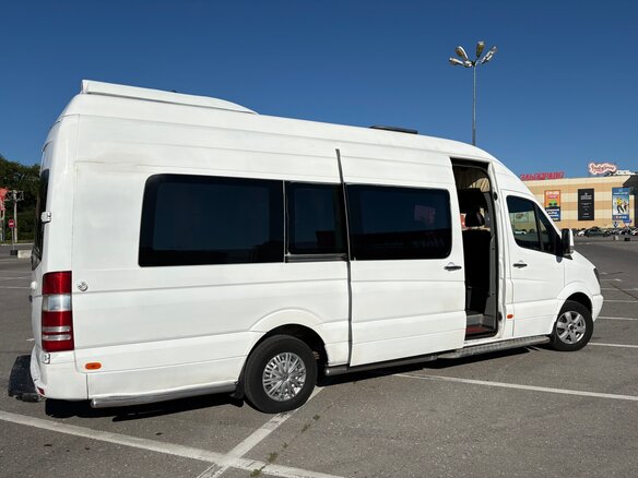 2010 Mercedes-Benz Sprinter, белый, 2150000 рублей - вид 2