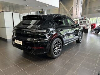 2026 Porsche Cayenne III Рестайлинг, чёрный, 23650000 рублей, вид 5