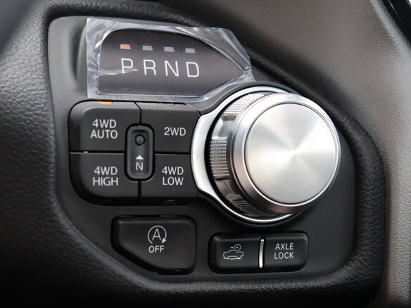 2026 Ram 1500 Quad Cab V Рестайлинг, серый, 10190000 рублей - вид 24