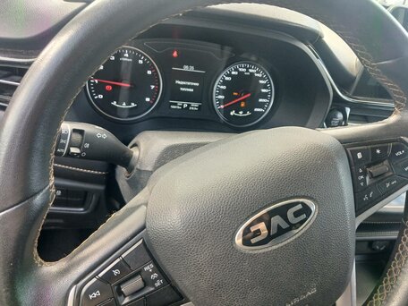 2022 JAC JS4, чёрный, 1040000 рублей, вид 5