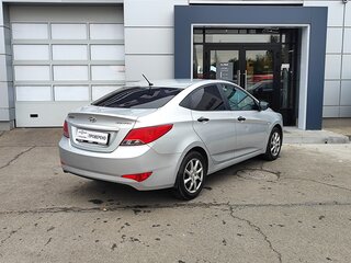 2014 Hyundai Solaris I Рестайлинг, серебристый, 909000 рублей, вид 5