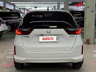 2023 Honda Fit Crosstar IV Рестайлинг, белый, 1040000 рублей, вид 4