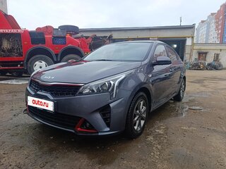 2022 Kia Rio IV Рестайлинг, серый, 1450000 рублей, вид 2