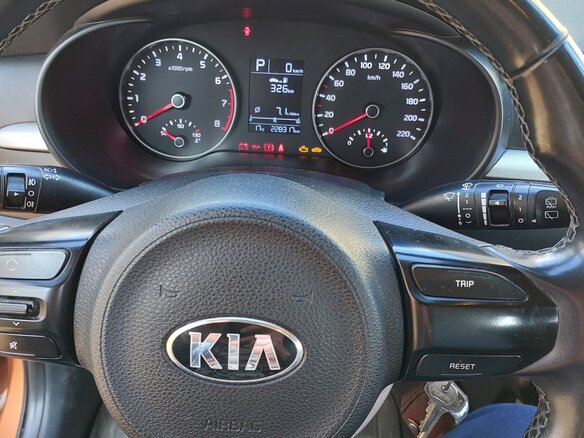 2018 Kia Rio X-Line IV, оранжевый, 1200000 рублей - вид 5