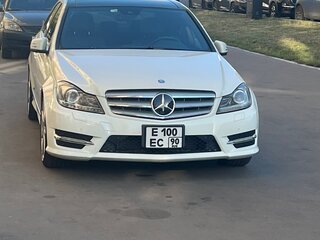 2012 Mercedes-Benz C-Класс 300 III (W204) Рестайлинг, белый, 2200000 рублей, вид 4