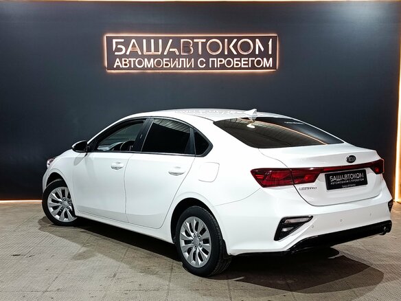 2018 Kia Cerato IV, белый, 1634000 рублей - вид 6