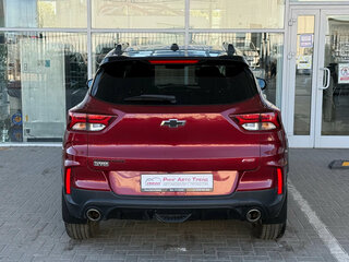 2021 Chevrolet TrailBlazer III, красный, 1629000 рублей, вид 4
