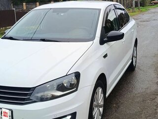 2017 Volkswagen Polo V Рестайлинг, белый, 1400000 рублей, вид 1