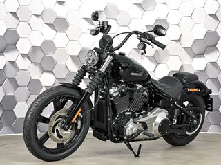 2025 Harley-Davidson Street Bob, чёрный, 1999000 рублей, вид 2