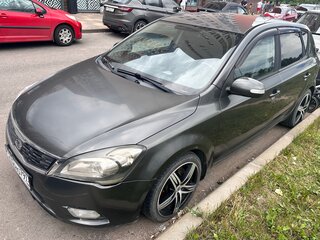 2010 Kia Ceed I Рестайлинг, серебристый, 680000 рублей, вид 1