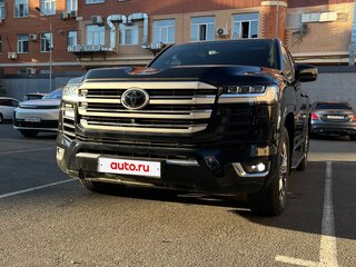 2022 Toyota Land Cruiser 300 Series, чёрный, 9500000 рублей, вид 2