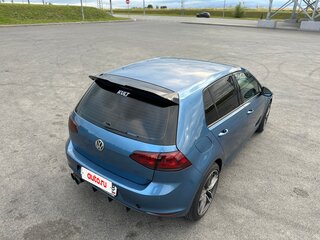 2013 Volkswagen Golf VII, голубой, 850000 рублей, вид 3