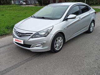 2016 Hyundai Solaris I Рестайлинг, серебристый, 880000 рублей, вид 1