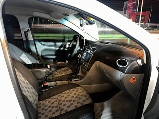 2008 Ford Focus II Рестайлинг, белый, 400000 рублей, вид 5
