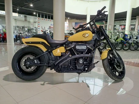 2018 Harley-Davidson Fat Bob, жёлтый, 1650000 рублей, вид 4