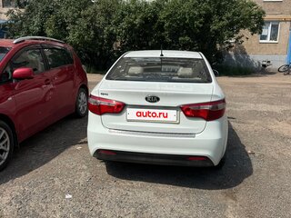 2015 Kia Rio 6-speed III, белый, 881000 рублей, вид 4