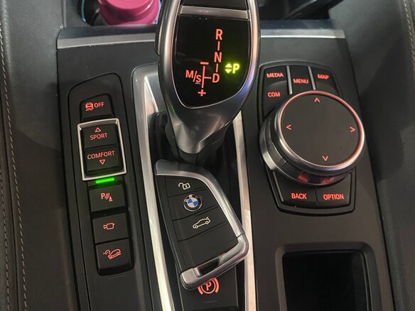 2019 BMW X6 40d II (F16), чёрный, 5150000 рублей - вид 17