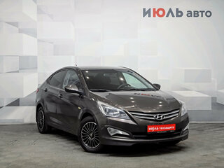 2015 Hyundai Solaris I Рестайлинг, коричневый, 990000 рублей, вид 3