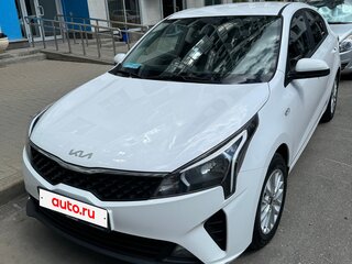 2022 Kia Rio IV Рестайлинг, белый, 1551000 рублей, вид 4