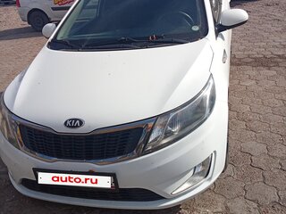2013 Kia Rio 5-speed III, белый, 715000 рублей, вид 1