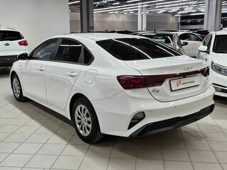2022 Kia K3 II Рестайлинг, белый, 1909000 рублей, вид 4
