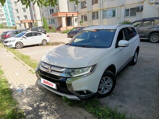 2016 Mitsubishi Outlander III Рестайлинг 2, белый, 1600000 рублей, вид 2