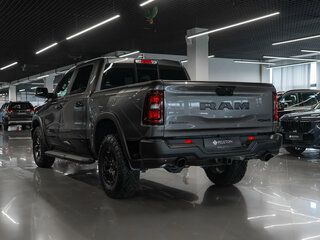 2025 Ram 1500 Crew Cab V Рестайлинг, серый, 9000000 рублей, вид 4