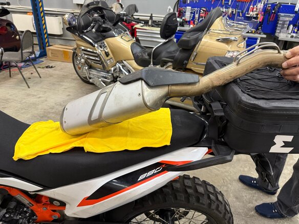 2021 KTM 890 Adventure R, оранжевый, 1170000 рублей - вид 11