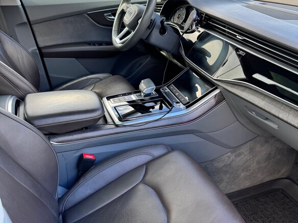 2021 Audi Q8 45 TDI I (4M), серый, 6300000 рублей - вид 8