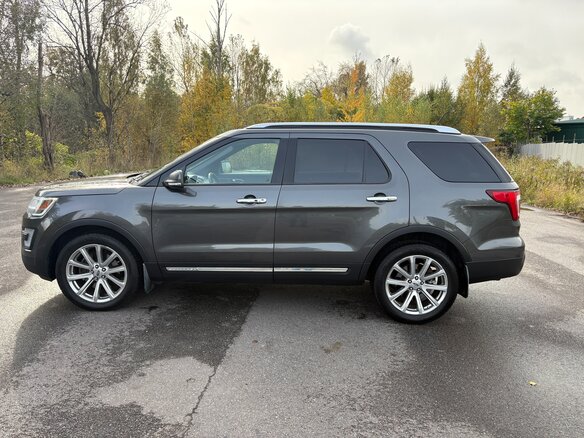 2017 Ford Explorer V Рестайлинг, серый - вид 1