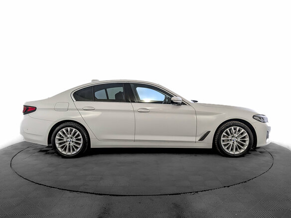 2021 BMW 5 серии 530i xDrive VII (G30/G31/G38) Рестайлинг, белый - вид 3