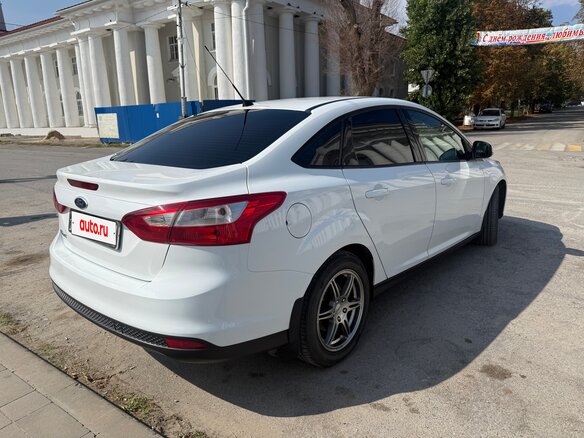 2011 Ford Focus III, белый, 1150000 рублей - вид 3