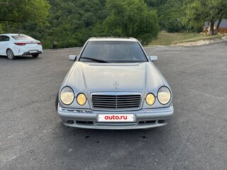 1999 Mercedes-Benz E-Класс 280 II (W210, S210) Рестайлинг, серебристый, 900000 рублей, вид 2