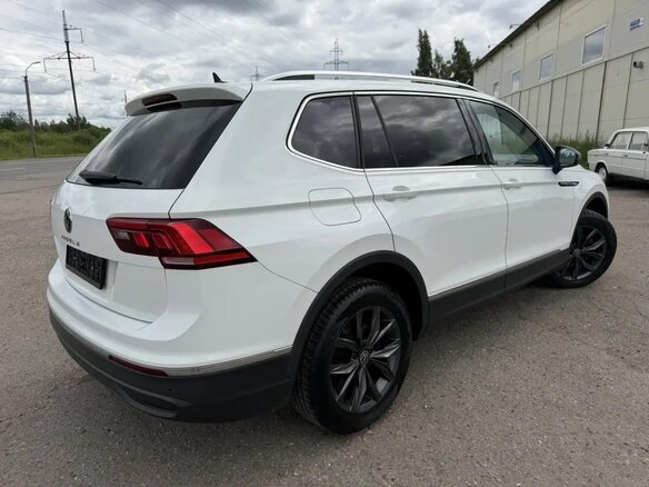 2022 Volkswagen Tiguan Allspace II Рестайлинг, белый - вид 1