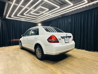2005 Nissan Tiida Latio I, белый, 599999 рублей, вид 4