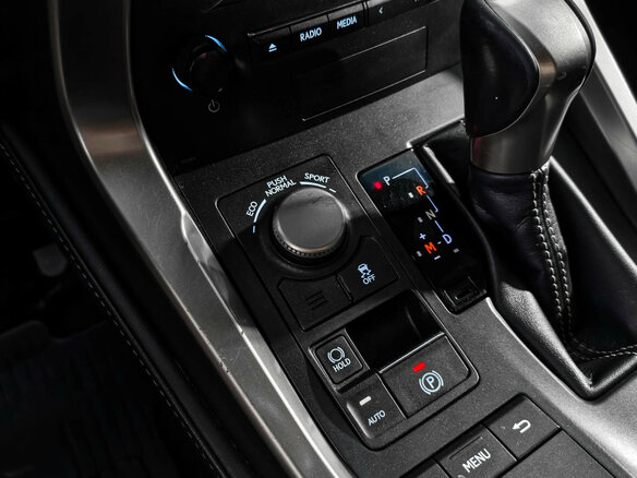 2016 Lexus NX 200t I, серый, 2300000 рублей - вид 20