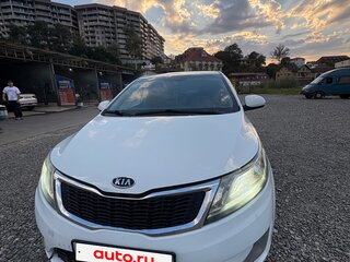 2012 Kia Rio 4-speed III, белый, 650000 рублей, вид 2