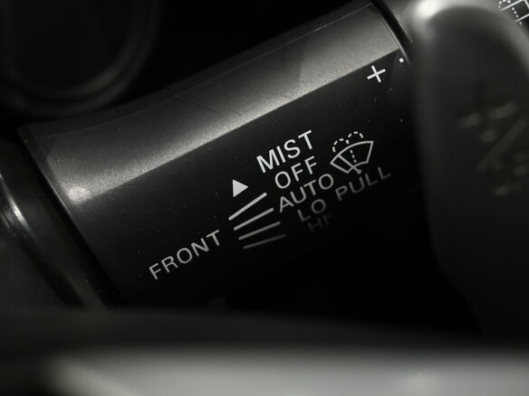 2018 Mitsubishi Outlander III Рестайлинг 3, белый, 1380000 рублей - вид 11